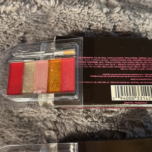 NIP ”2 MARK Kiss of glam Lip gloss palette” (ExAvon Lady Stock) - Picture 3 of 4